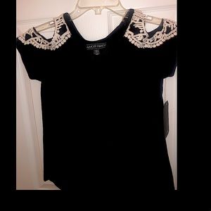 Cute women’s open shoulder top